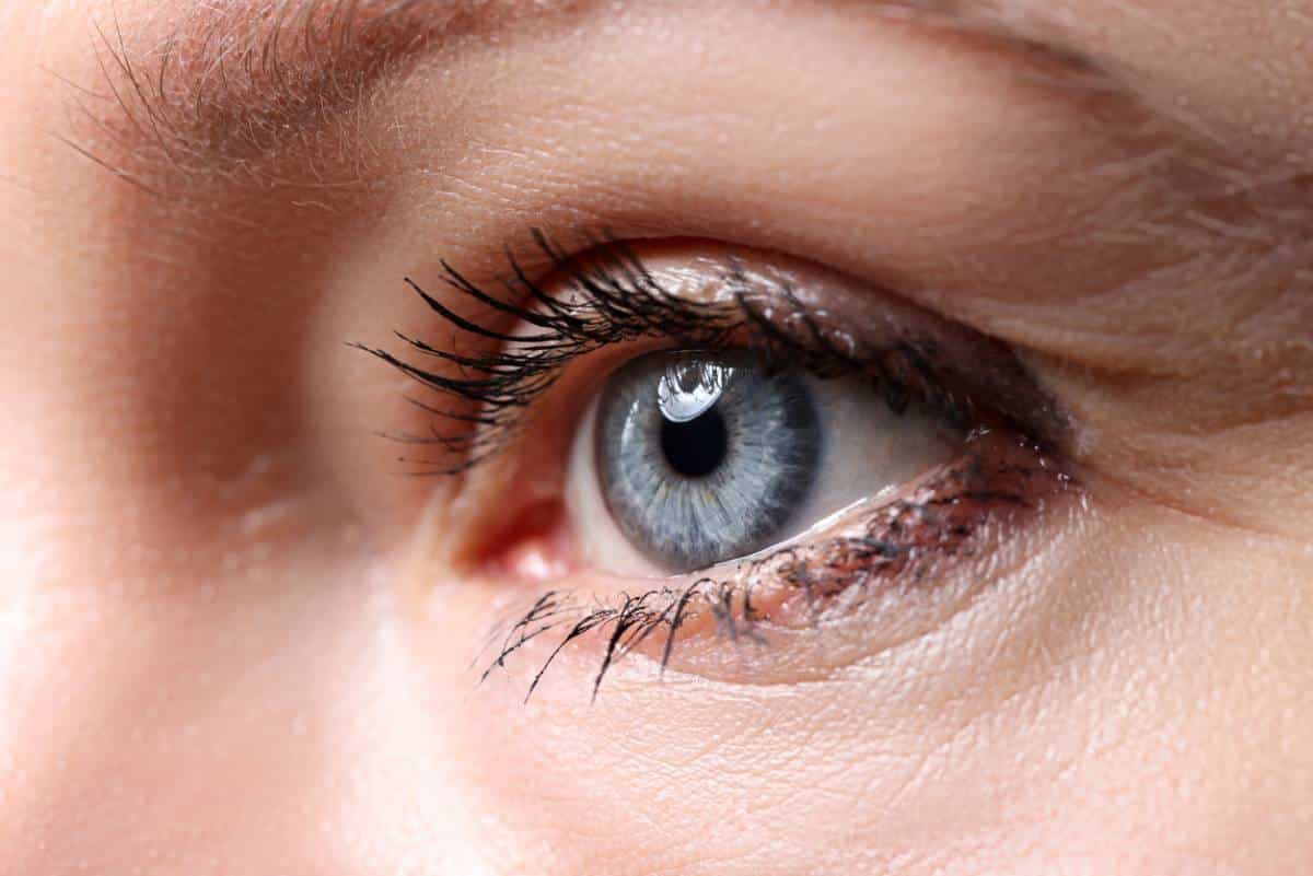 featured image for awake revision eyelid surgery and its benefits